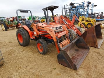Main image Kubota L2550